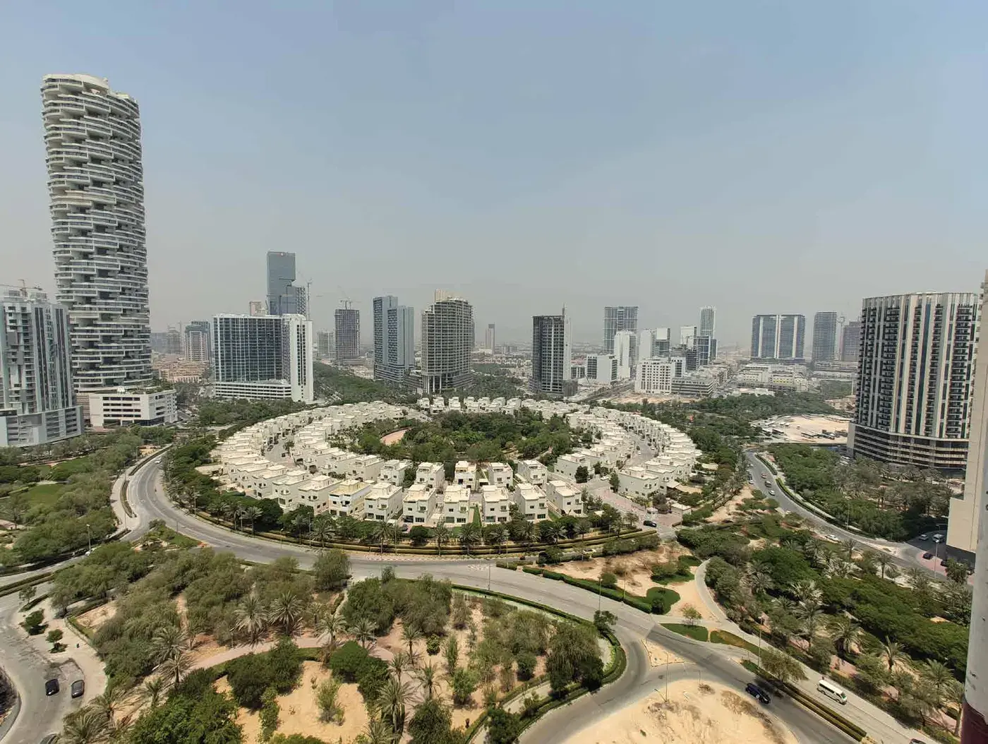 Avant Garde Residences Phase 2 by Skyline Builders — фото 4