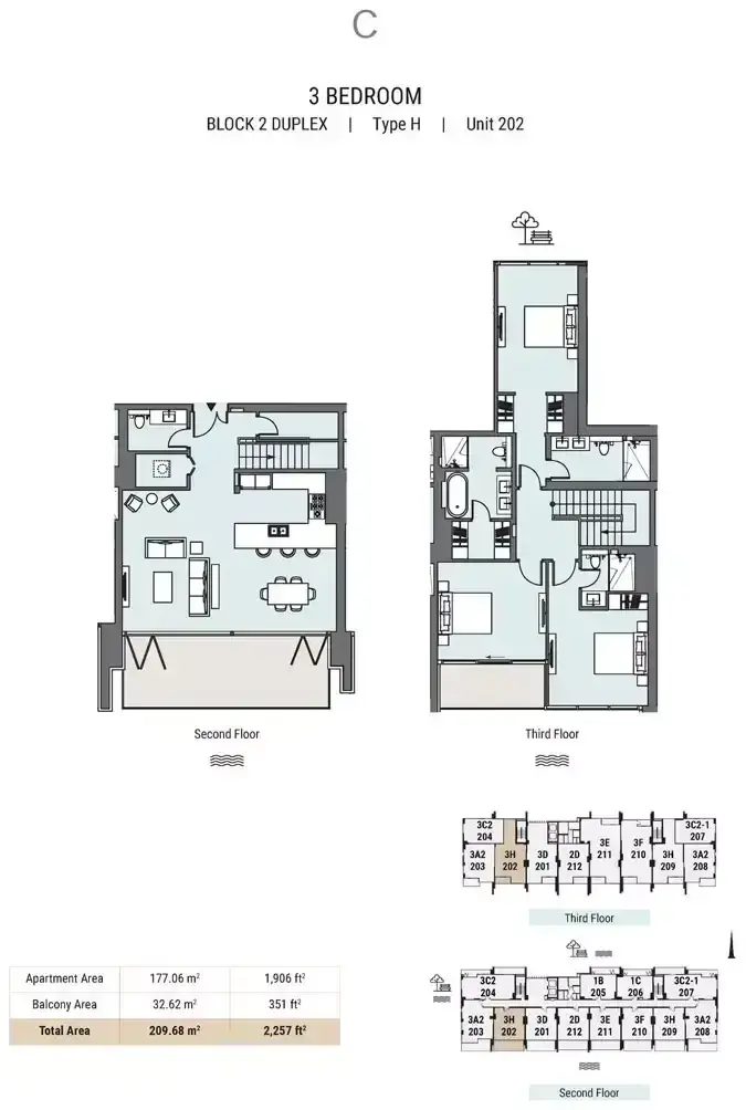 Планировка — 3-спальная, 210 м²